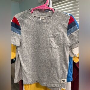 5T Oshkosh Bgosh gray T-shirt with red and blue shoulders